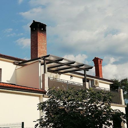 Apartmani Roberta Jurdani Bagian luar foto