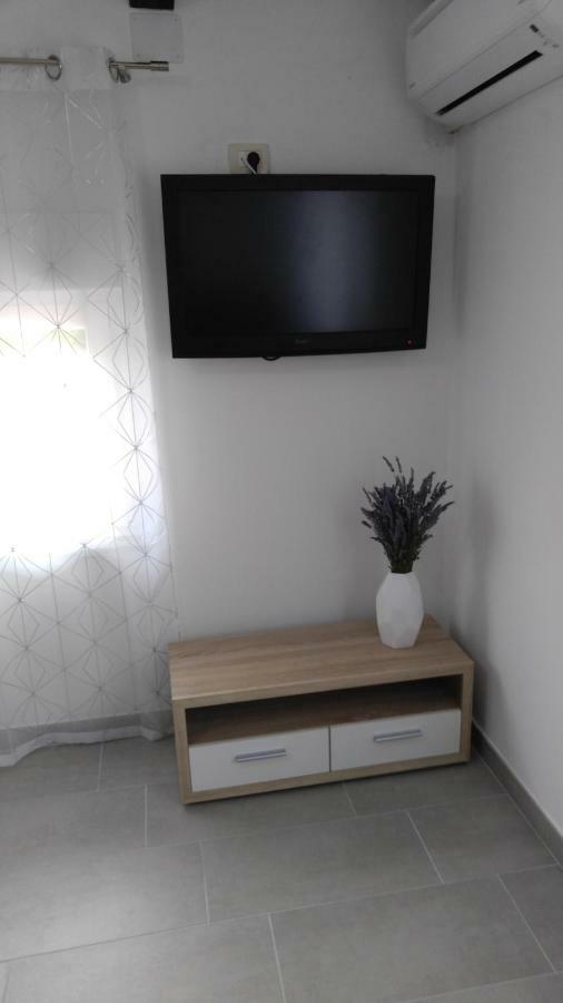 Apartmani Roberta Jurdani Bagian luar foto