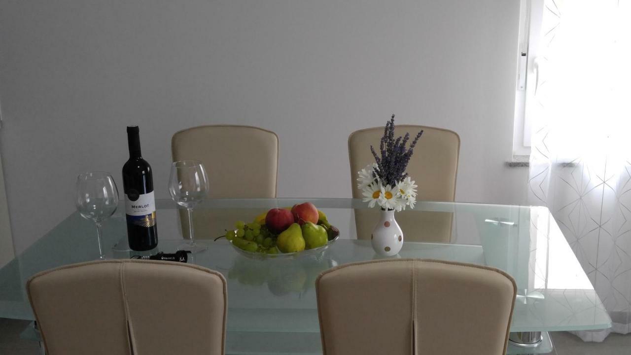 Apartmani Roberta Jurdani Bagian luar foto