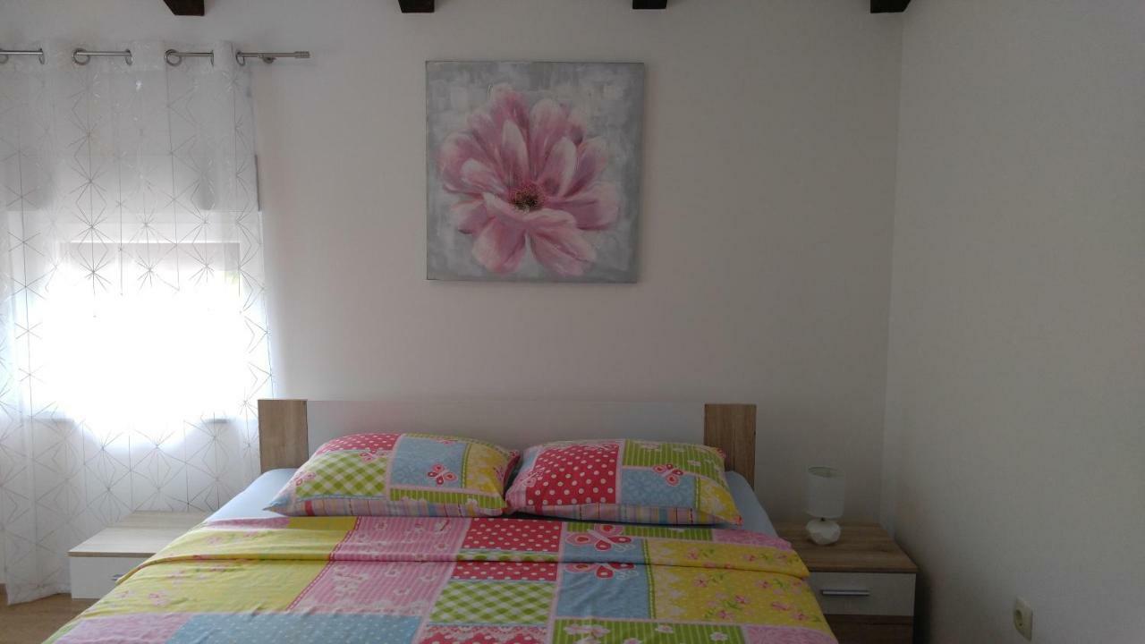 Apartmani Roberta Jurdani Bagian luar foto