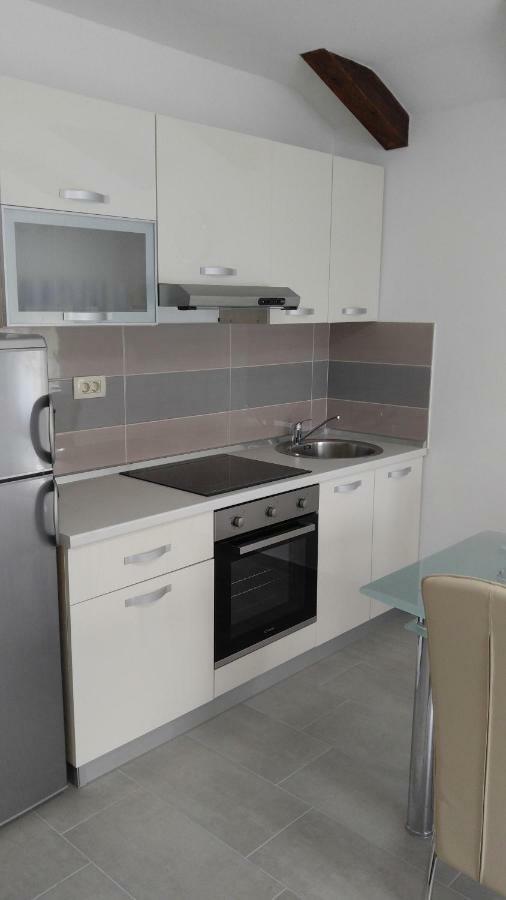 Apartmani Roberta Jurdani Bagian luar foto