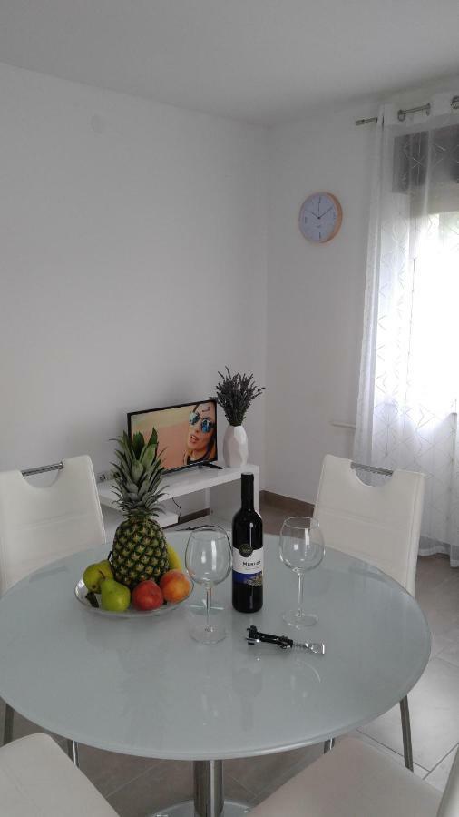 Apartmani Roberta Jurdani Bagian luar foto