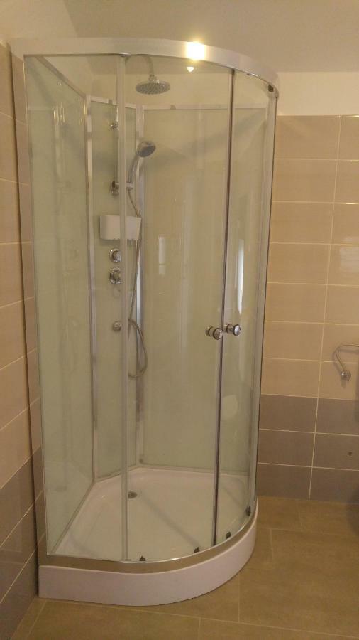 Apartmani Roberta Jurdani Bagian luar foto
